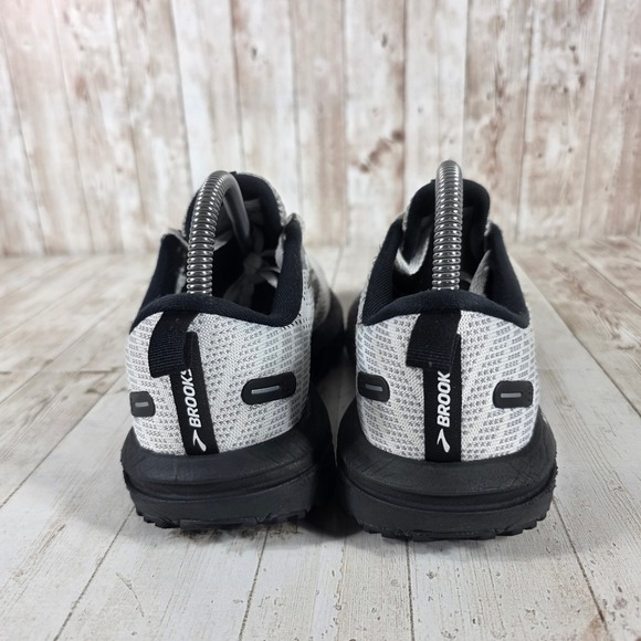 Brooks Revel 6 Womens Running Shoes White Black Grey 1203861B121 Size 8 B - Picture 3 of 8